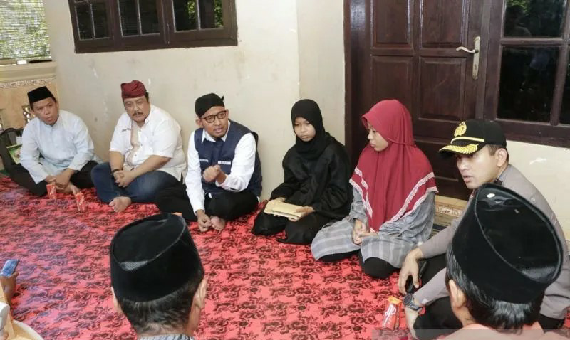 Pemkab Sumenep Pastikan Anak Korban Kebakaran Depo Pertamina Plumpang Tak Putus Sekolah Pemkab Sumenep Pastikan Anak Korban Kebakaran Depo Pertamina Plumpang Tak Putus Sekolah