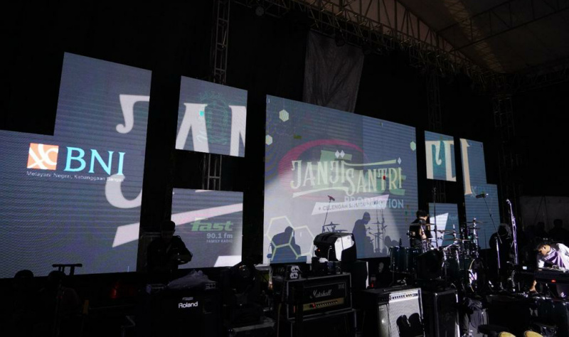Jamrud hingga Woro Widowati Bikin 'Ambyar' Fastavaganza Live Ponpes Salaf Tegalrejo