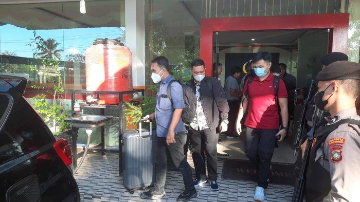 KPK Kembali Geledah Kantor Perdagangan Bebas Bintan KPK Kembali Geledah Kantor Perdagangan Bebas Bintan