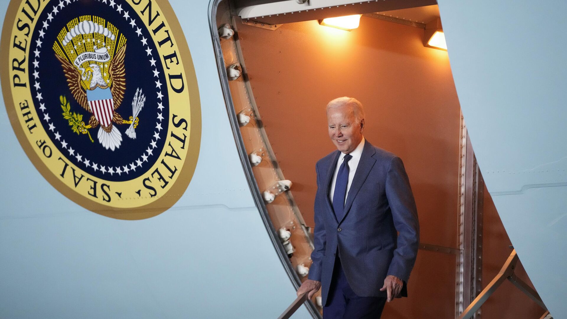 Peringati Pakta Jumat Agung, Biden Kunjungi Belfast untuk Membicarakan Kemanan Regional dan Global Peringati Pakta Jumat Agung, Biden Kunjungi Belfast untuk Membicarakan Kemanan Regional dan Global
