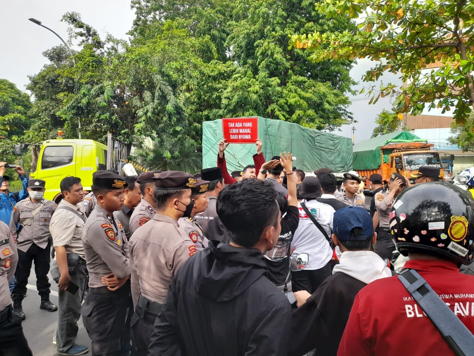 Rumah Kebangsaan Jatim Desak Pertamina Serius Bangun Buffer Zone di Beberapa Kilang Minyak Rumah Kebangsaan Jatim Desak Pertamina Serius Bangun Buffer Zone di Beberapa Kilang Minyak