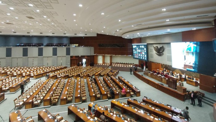 Paripurna DPR: Delapan RUU Provinsi Diketok Jadi Undang-undang Paripurna DPR: Delapan RUU Provinsi Diketok Jadi Undang-undang