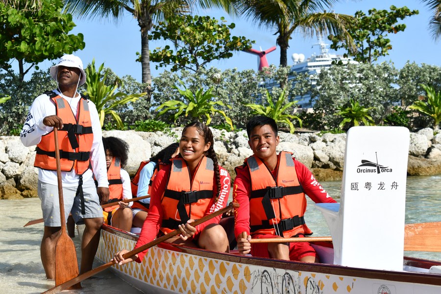 Keseruan Warga Bahama Bersiap Gelar Festival Perahu Naga