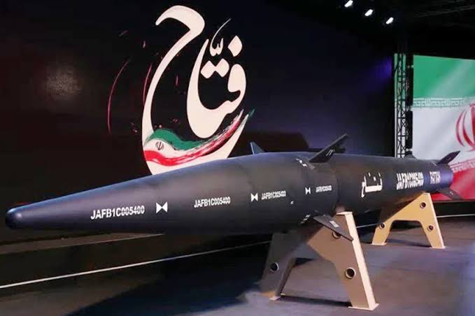 Iran Luncurkan Rudal Hipersonik Buatan Sendiri