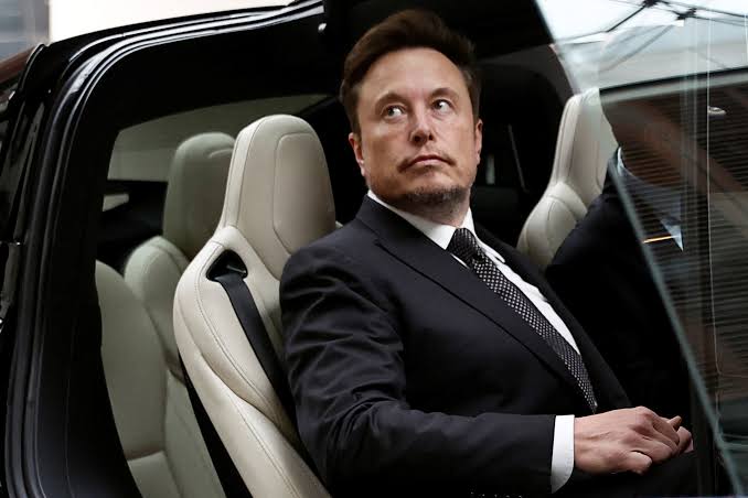 Elon Musk Kembali Menjadi Orang Terkaya di Dunia Elon Musk Kembali Menjadi Orang Terkaya di Dunia