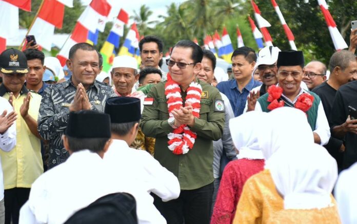 Kemendes Dorong Desa Tak Abaikan Pelayanan Offline