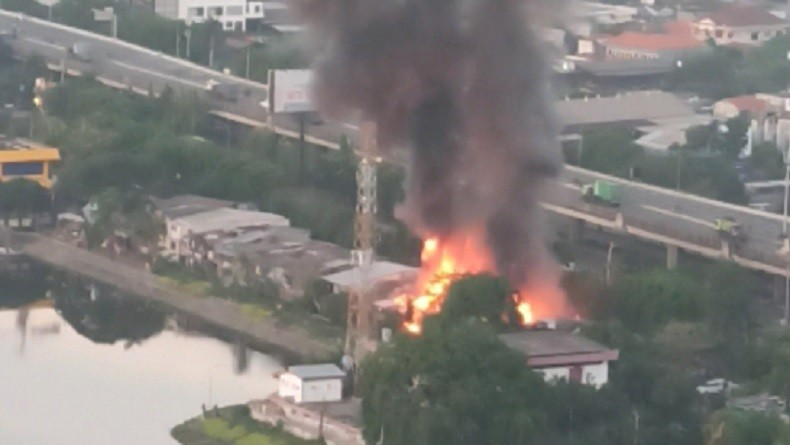 Kebakaran Hebat di Jakarta Utara, 1.109 Warga Mengungsi Kebakaran Hebat di Jakarta Utara, 1.109 Warga Mengungsi