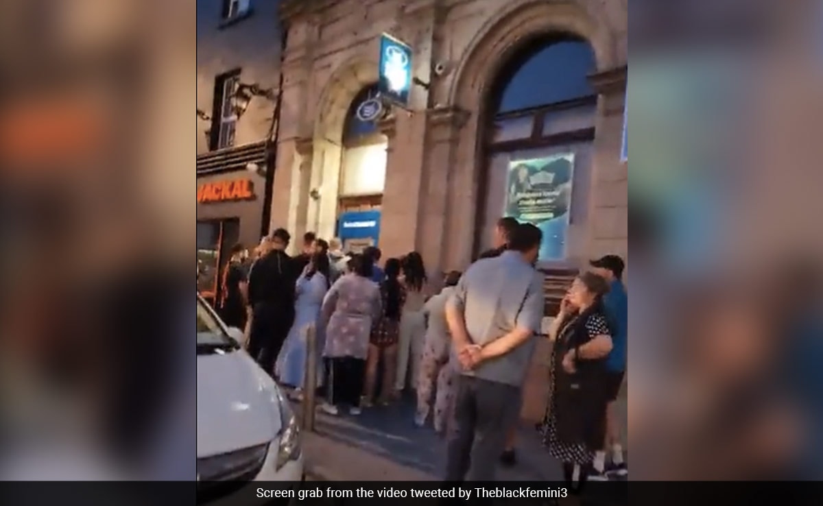 Bank Irlandia Error, Masyarakat Bisa Tarik Uang Meski Saldo Kosong Bank Irlandia Error, Masyarakat Bisa Tarik Uang Meski Saldo Kosong