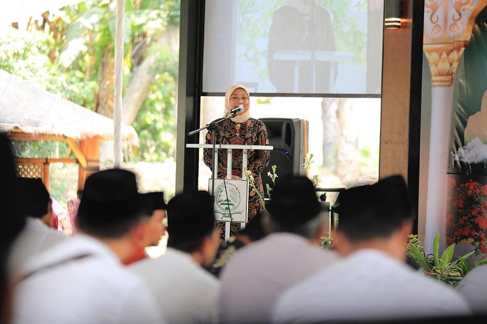Ida Fauziyah Resmikan Kebun Anggur dan BLKK di Pondok Jatinom Blitar