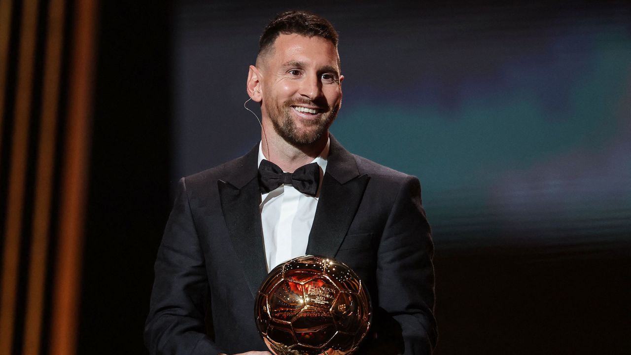 Lionel Messi Raih Ballon d'Or ke-8, Ucapkan Terima Kasih kepada Rekan Setim