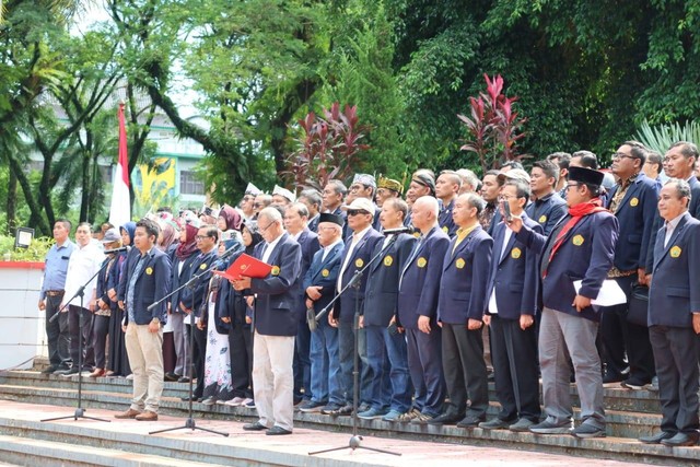 Civitas Academica Universitas Jember (Unej) deklarasi seruan moral untuk menyelamatkan demokrasi dalam Pemilu 2024 (Foto: Kumparan)