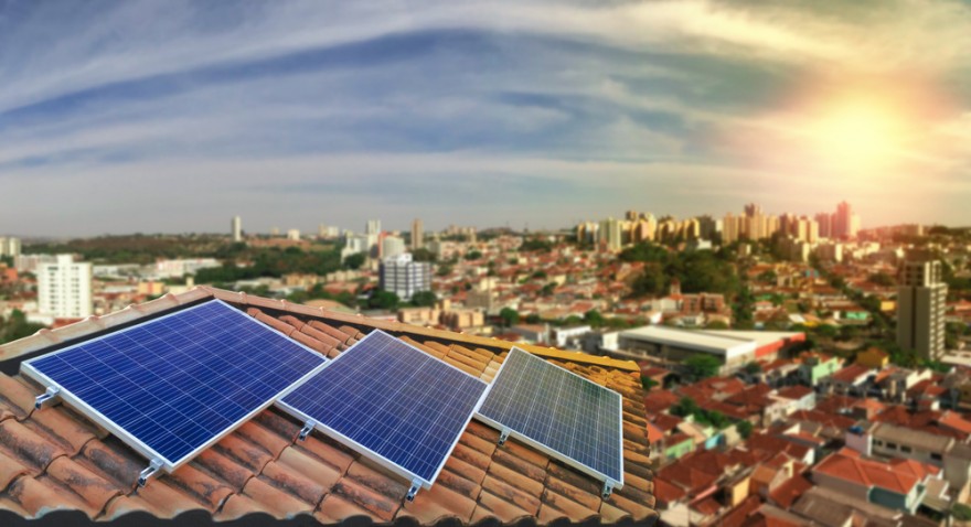 Masyarakat Sipil Kritik Aturan Baru tentang PLTS Atap Masyarakat Sipil Kritik Aturan Baru tentang PLTS Atap