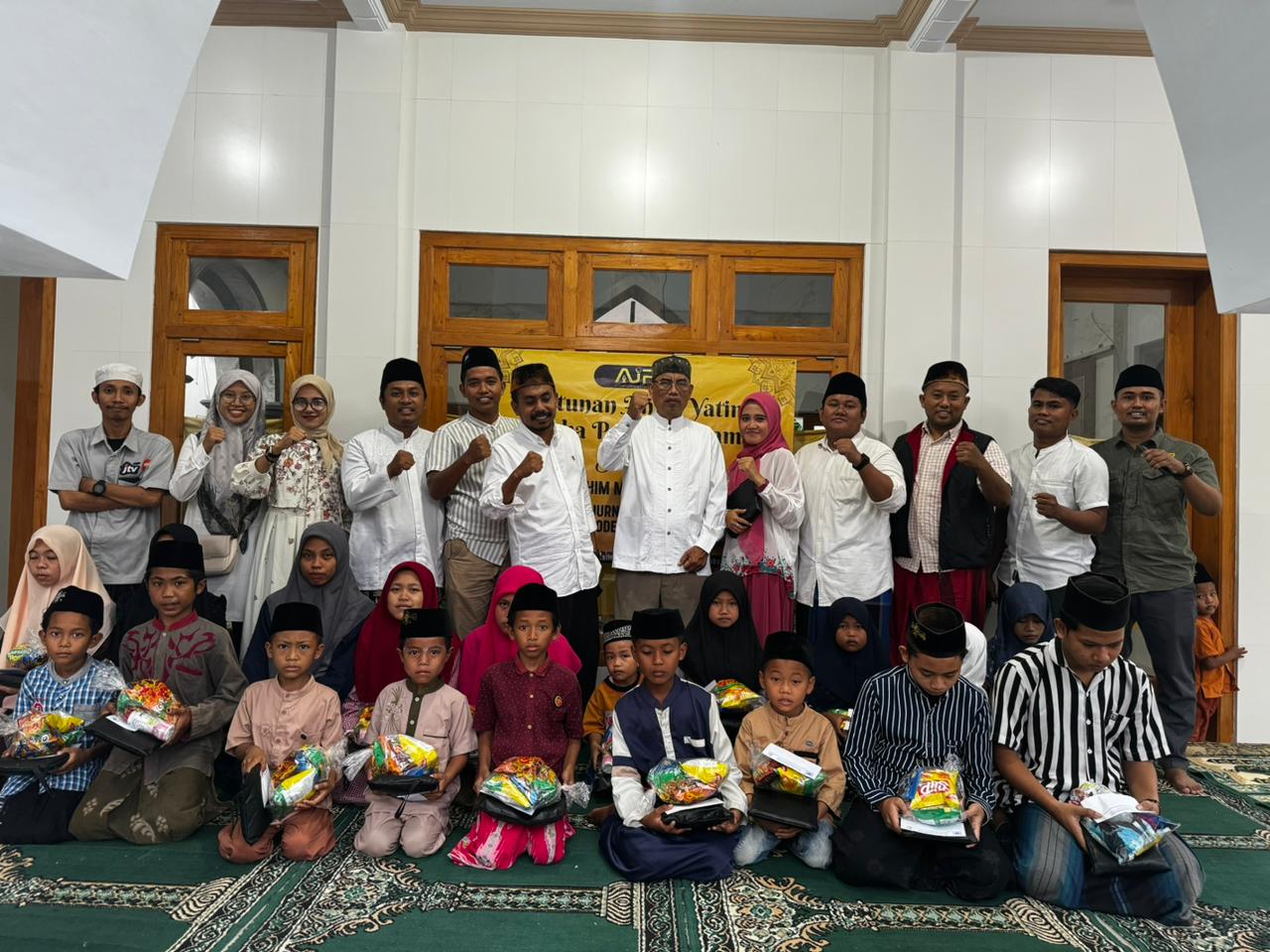 Jelang Lebaran, AJP Santuni 150 Anak Yatim Jelang Lebaran, AJP Santuni 150 Anak Yatim