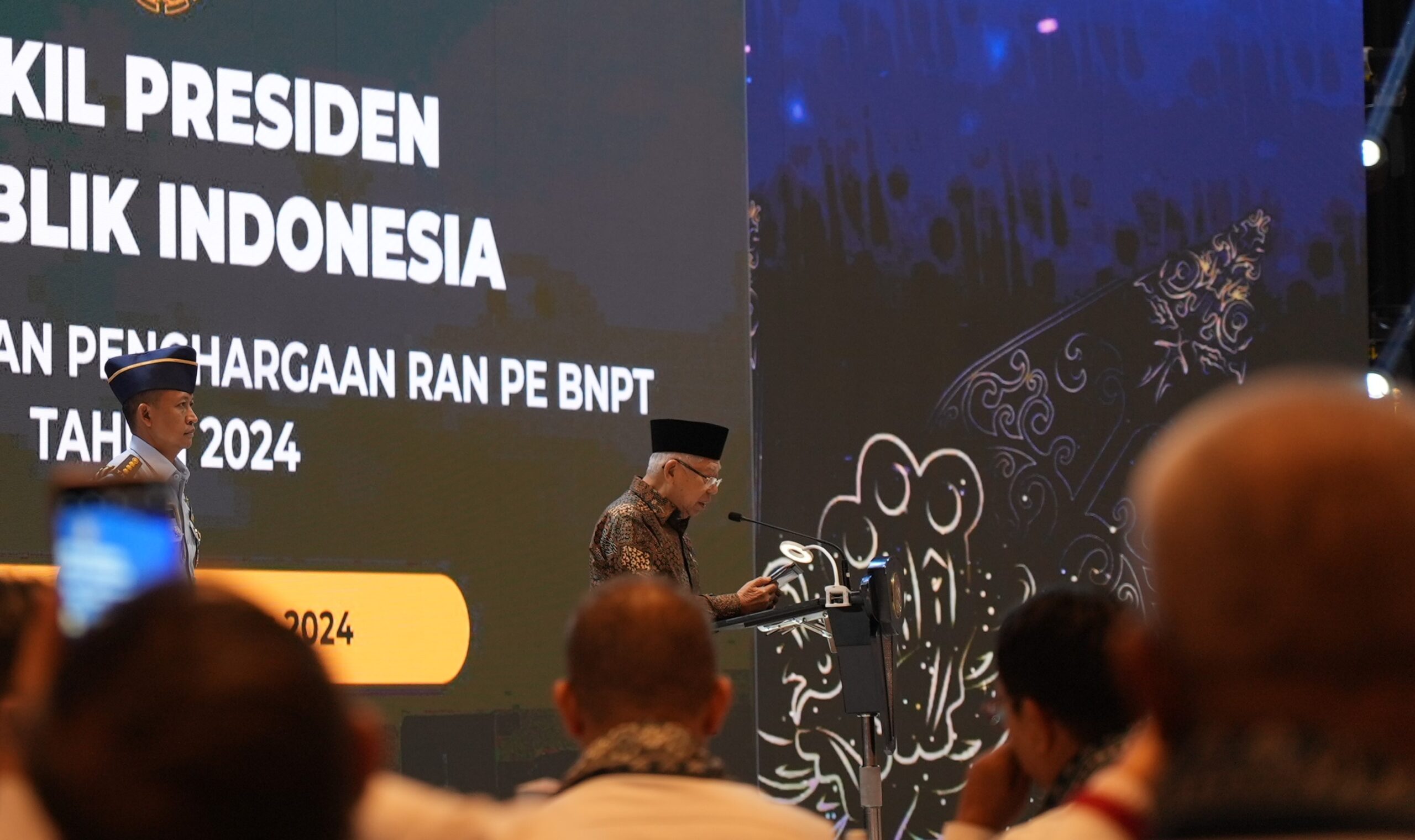 Wapres Ma’ruf Amin: RAN PE Efektif Tekan Terorisme Wakil Presiden (Wapres) K.H. Ma’ruf Amin siang ini, Senin (19/08/2024) menghadiri Penganugerahan (Foto: Zainul/Beritabaru.co)