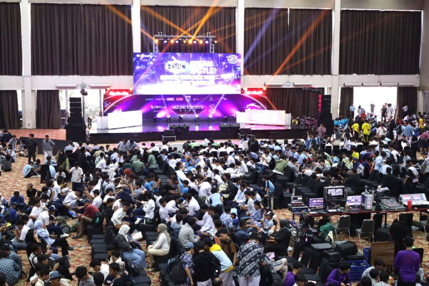 Jadi Event Game Terbesar, Mzone Esports Expo Diikuti Lebih dari 10.000 Gamers Jadi Event Game Terbesar, Mzone Esports Expo Diikuti Lebih dari 10.000 Gamers