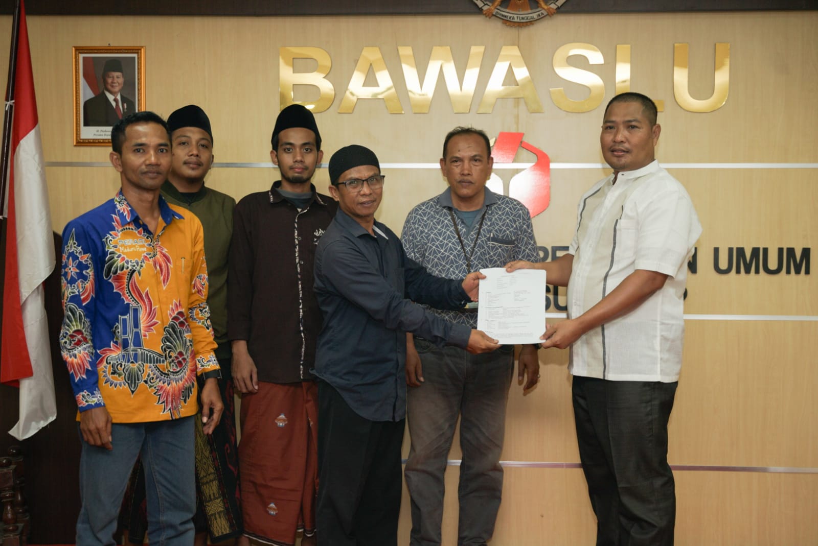 Diduga Tidak Netral dalam Tahapan Pilkada, Dua Kepala OPD di Sumenep Dilaporkan ke Bawaslu Diduga Tidak Netral dalam Tahapan Pilkada, Dua Kepala OPD di Sumenep Dilaporkan ke Bawaslu