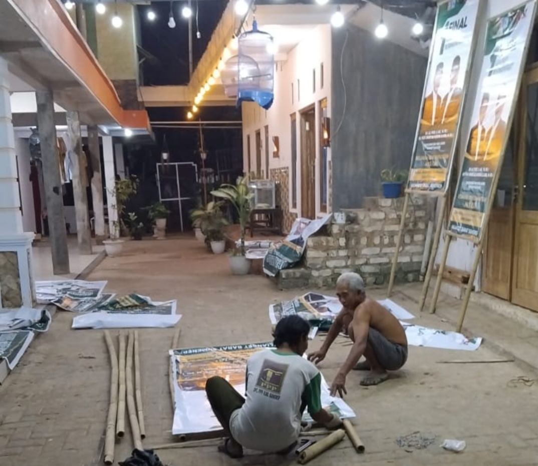 Gerakan Sukarela Baliho untuk Paslon Final Kian Massif Gerakan Sukarela Baliho untuk Paslon Final Kian Massif