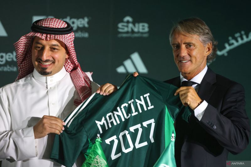 Roberto Mancini Menyesal Tinggalkan Timnas Italia untuk Arab Saudi Roberto Mancini Menyesal Tinggalkan Timnas Italia untuk Arab Saudi