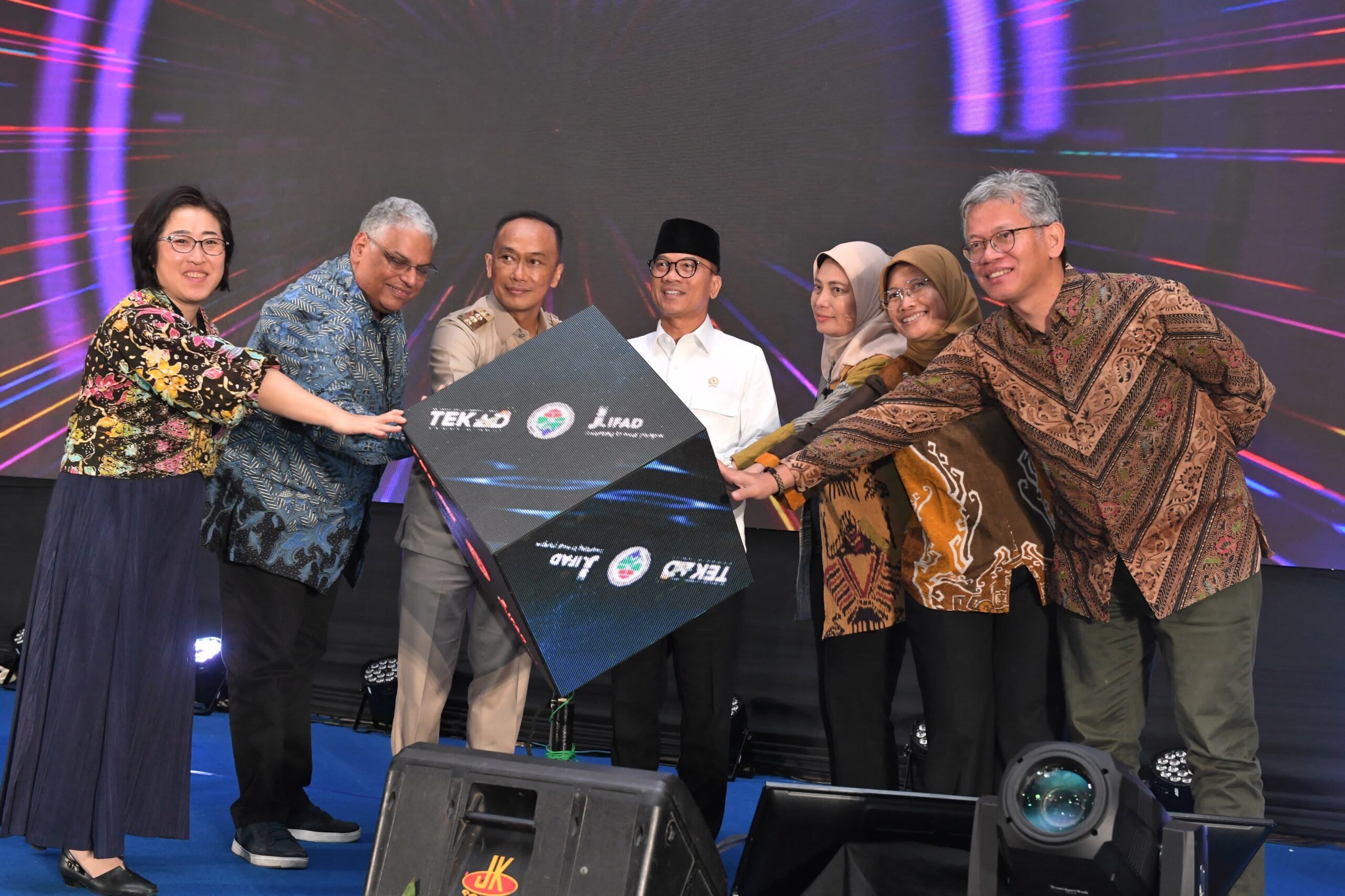 Adopsi Teknologi Baru Rumah Tangga Sasaran Capai 80%, Program TEKAD Siap Lanjutkan Pembangunan Ekonomi Desa di Indonesia Timur Adopsi Teknologi Baru Rumah Tangga Sasaran Capai 80%, Program TEKAD Siap Lanjutkan Pembangunan Ekonomi Desa di Indonesia Timur