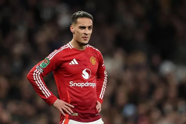 Ruben Amorim Yakin Pulihkan Performa Antony di Manchester United Ruben Amorim Yakin Pulihkan Performa Antony di Manchester United