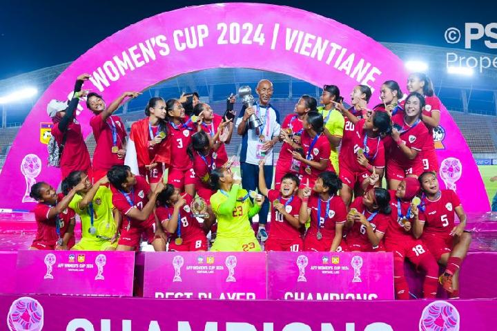 Timnas Putri Indonesia Juara Piala AFF Wanita 2024, Ranking FIFA Melonjak ke Dua Digit! Timnas Putri Indonesia Juara Piala AFF Wanita 2024, Ranking FIFA Melonjak ke Dua Digit!