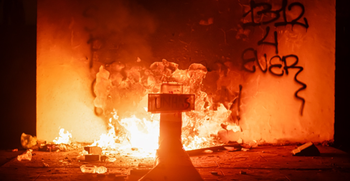 Rektor Universitas Hasanuddin Dikecam Atas Kebijakan Anti-Demokrasi dan Tindakan Represif Rektor Universitas Hasanuddin Dikecam Atas Kebijakan Anti-Demokrasi dan Tindakan Represif