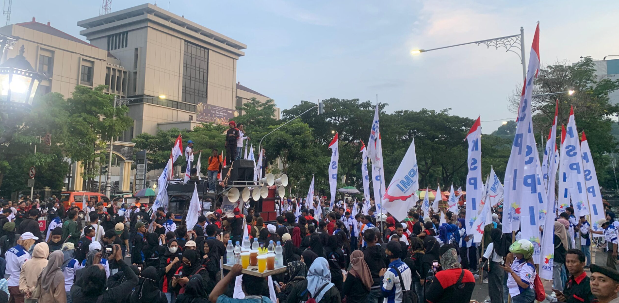 LBH Semarang Kritik Keputusan UMP Jawa Tengah 2025 karena Dinilai Abaikan Putusan MK LBH Semarang