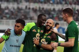 Persebaya Surabaya Kokoh di Puncak Klasemen Persebaya Surabaya Kokoh di Puncak Klasemen