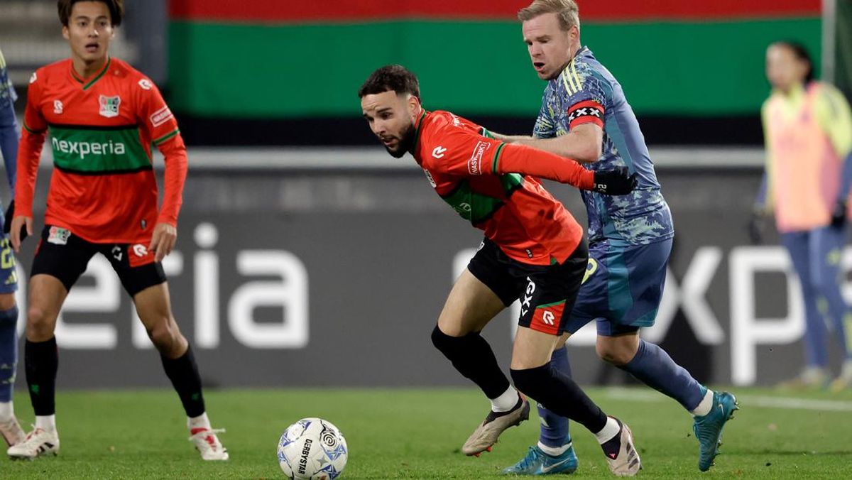 Calvin Verdonk Jadi Pemain Terbaik NEC Nijmegen Meski Kalah dari Ajax Calvin Verdonk Jadi Pemain Terbaik NEC Nijmegen Meski Kalah dari Ajax