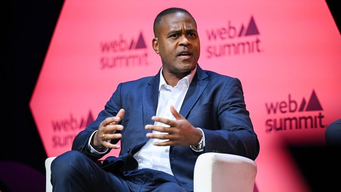 Pundit Belanda: Harusnya Alex Pastoor yang Menjadi Pelatih, Bukan Patrick Kluivert Pundit Belanda: Harusnya Alex Pastoor yang Menjadi Pelatih, Bukan Patrick Kluivert