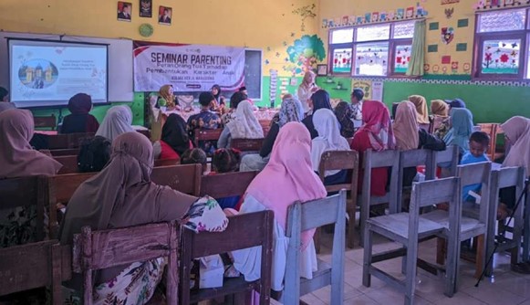KKM UIN Malang Gelar Seminar Parenting, Bahas Pola Asuh Anak yang Tepat KKM UIN Malang Gelar Seminar Parenting, Bahas Pola Asuh Anak yang Tepat