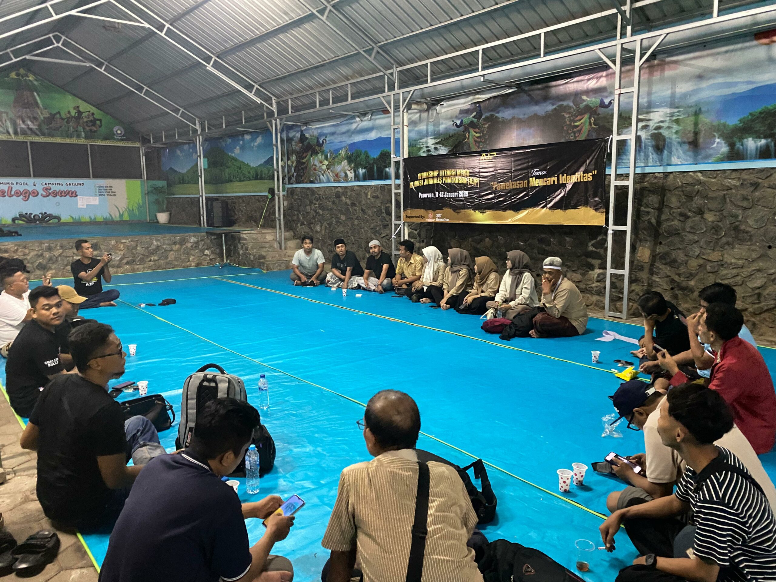 AJP Gelar Workshop Literasi "Angkat Tema Pamekasan Mencari Identitas" AJP Gelar Workshop Literasi "Angkat Tema Pamekasan Mencari Identitas"