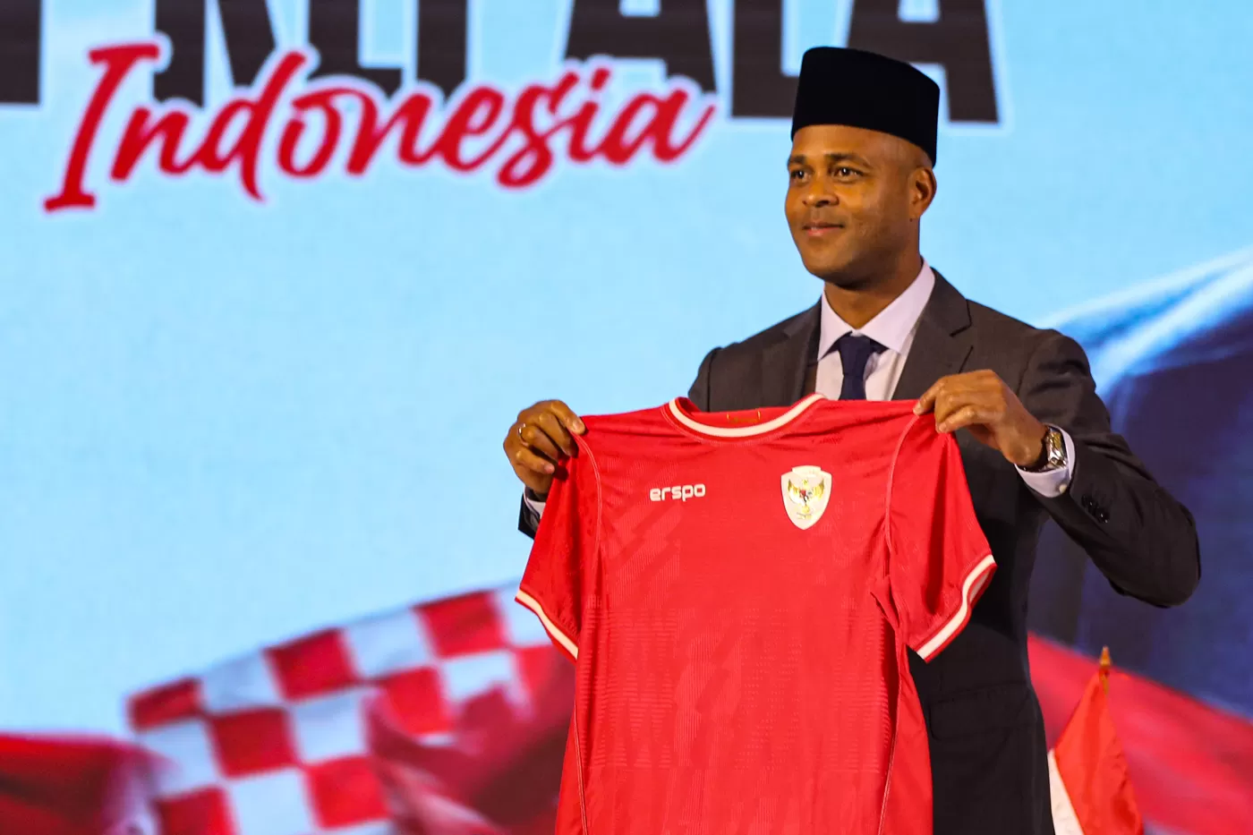 Patrick Kluivert Mengaku Sudah Lakukan Pendekatan ke Jairo Riedewald Patrick Kluivert Mengaku Sudah Lakukan Pendekatan ke Jairo Riedewald