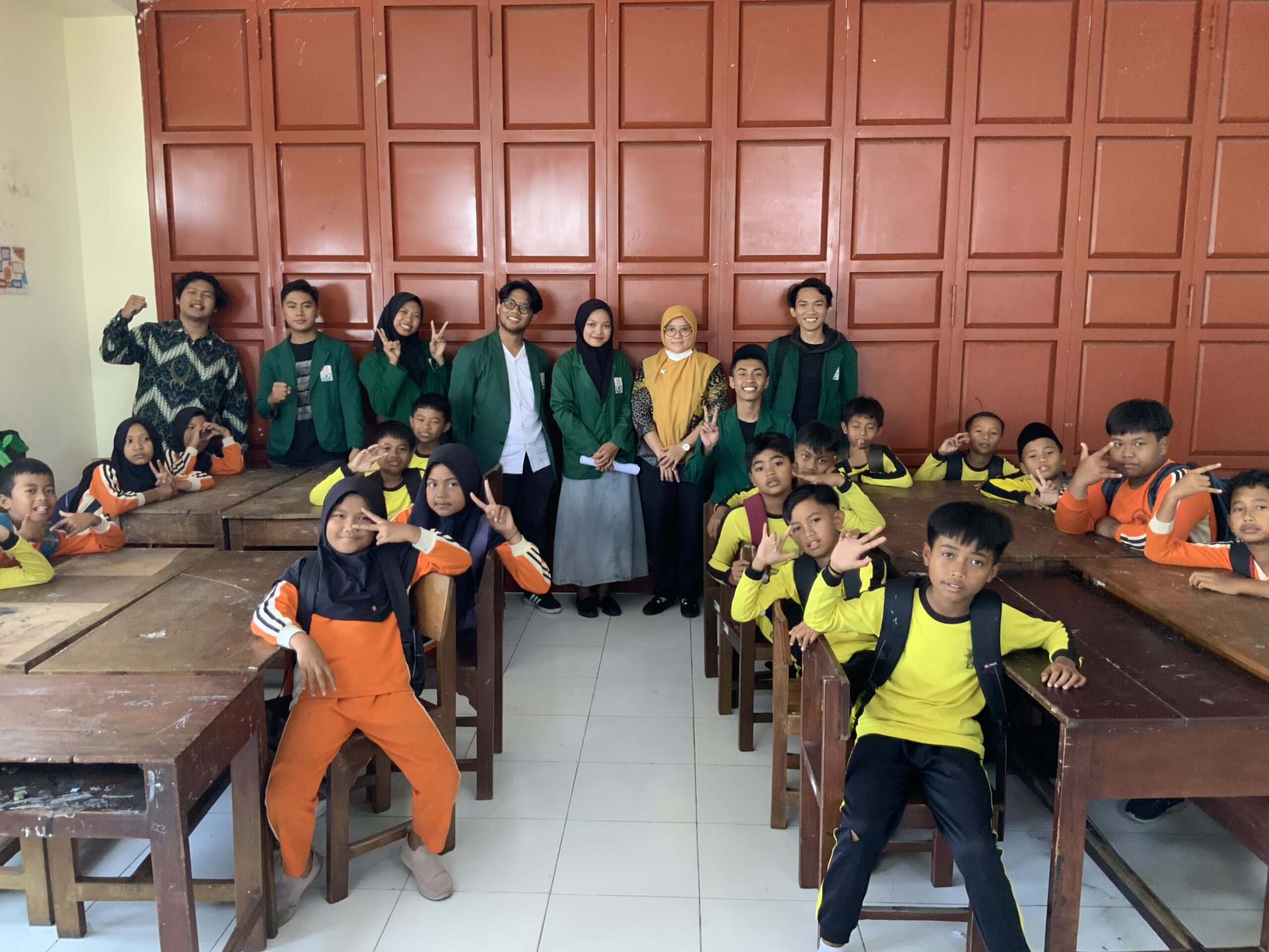 Tim KKN Sekolah Pasar Gelar Program Edukasi Pasar untuk Siswa SD Muhammadiyah Balerante Program Jelajah Pasar KKN Konversi Sekolah Pasar "Balerante" - UIN Sunan Kalijaga Yogyakarta