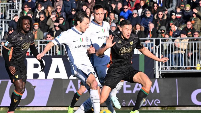 Jay Idzes Diapresiasi Media Venezia Usai Tampil Solid Lawan Inter Milan Jay Idzes Diapresiasi Media Venezia Usai Tampil Solid Lawan Inter Milan