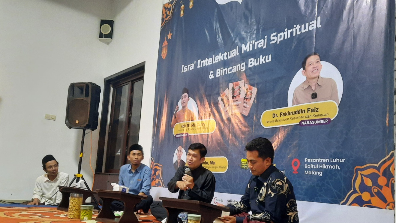 Pondok Pesantren Luhur Baitul Hikmah Gelar Acara "Isra' Intelektual Mi'raj Spiritual dan Bincang Buku" Pondok Pesantren Luhur Baitul Hikmah Gelar Acara "Isra' Intelektual Mi'raj Spiritual dan Bincang Buku"