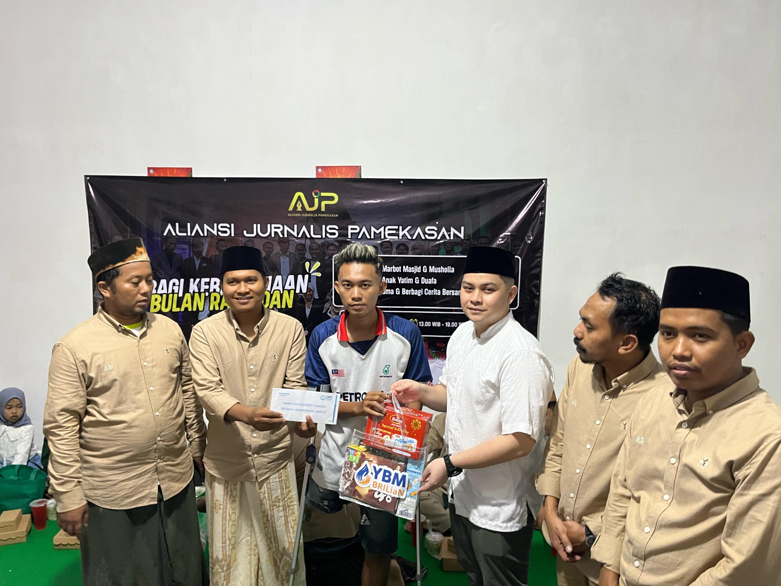AJP Santuni Marbot, Dhuafa hingga Anak Yatim AJP Santuni Marbot, Dhuafa hingga Anak Yatim