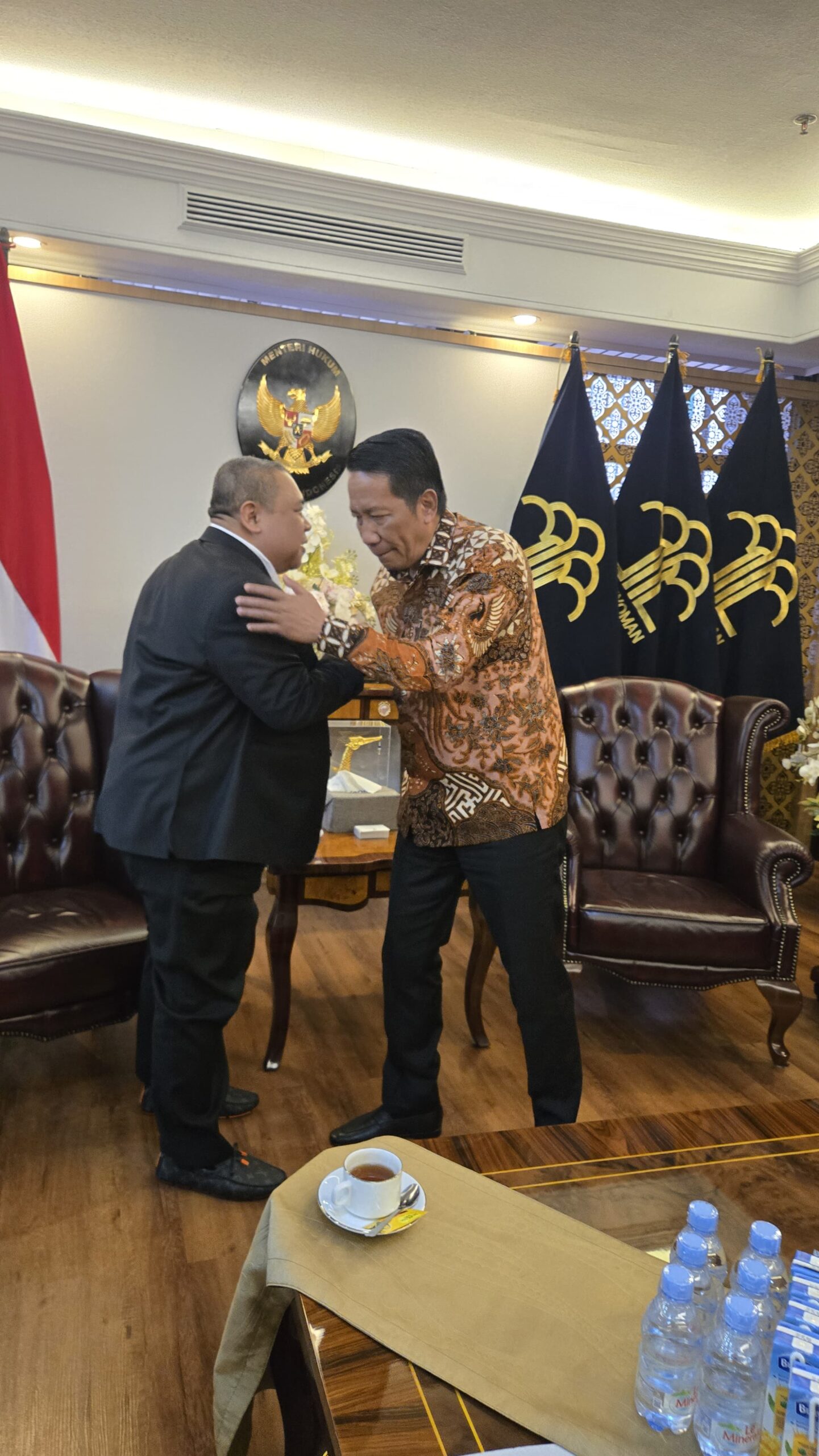 Terima SK Kemenkum Periode 2025-2030, IKA PMII Segera Eksekusi Program Kerja Ketua Umum IKA PMII Fathan Subchi menginstruksikan seluruh jajaran pengurus dari pusat dan daerah segera bekerja.