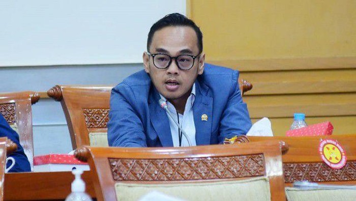 Rano Alfath Buka Tabir Masalah Polri yang Harus Segera Diatasi Rano Alfath Buka Tabir Masalah Polri yang Harus Segera Diatasi