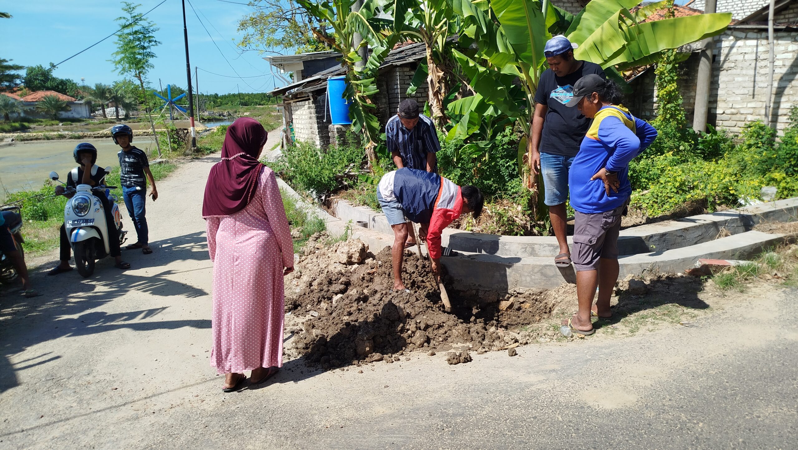 Warga Pandan Merasa ditipu, Meski Bayar Rp2 Juta Air Tetap Mati Warga Pandan Merasa ditipu, Meski Bayar Rp2 Juta Air Tetap Mati