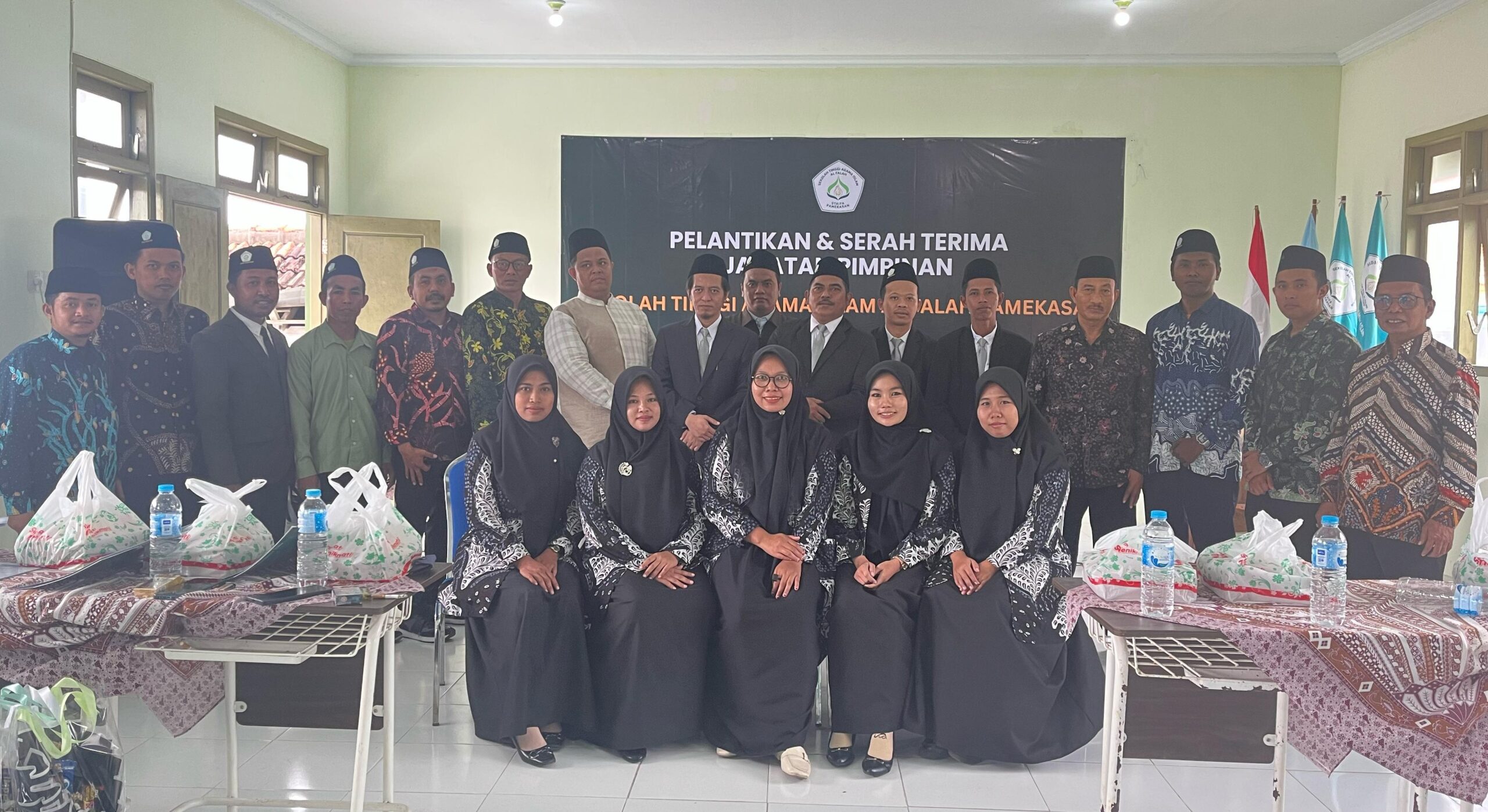 Resmi Dilantik sebagai Ketua STAIFA Pamekasan, Kiai Syairozi Siap Jalankan Amanah Pendiri Resmi Dilantik sebagai Ketua STAIFA Pamekasan, Kiai Syairozi Siap Jalankan Amanah Pendiri