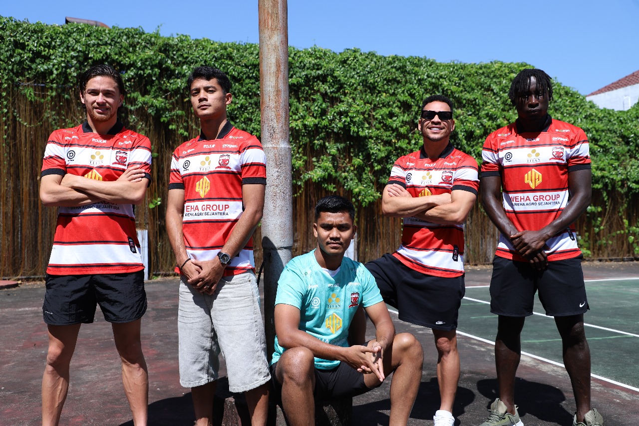 Jersey Anyar Madura United "Semangat Tempur Super League Musim 2026" Jersey Anyar Madura United "Semangat Tempur Super League Musim 2026"