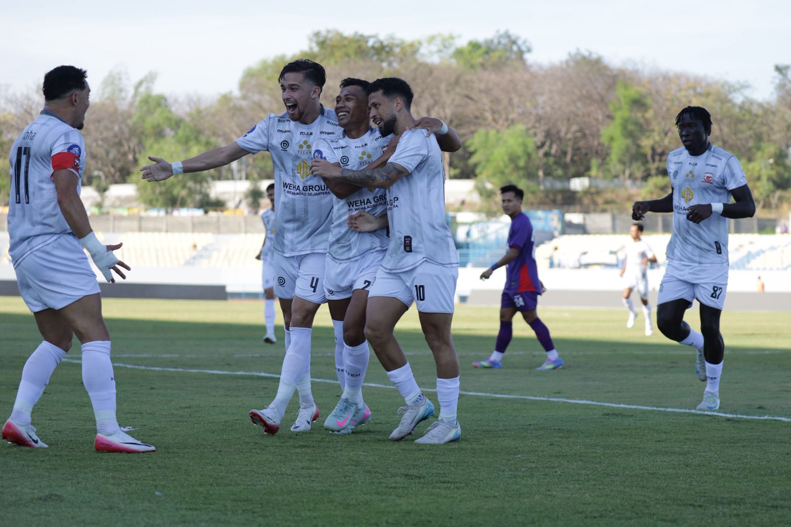 Madura United Bawa Pulang Poin Penuh dari Kandang Macan Putih Madura United Bawa Pulang Poin Penuh dari Kandang Macan Putih