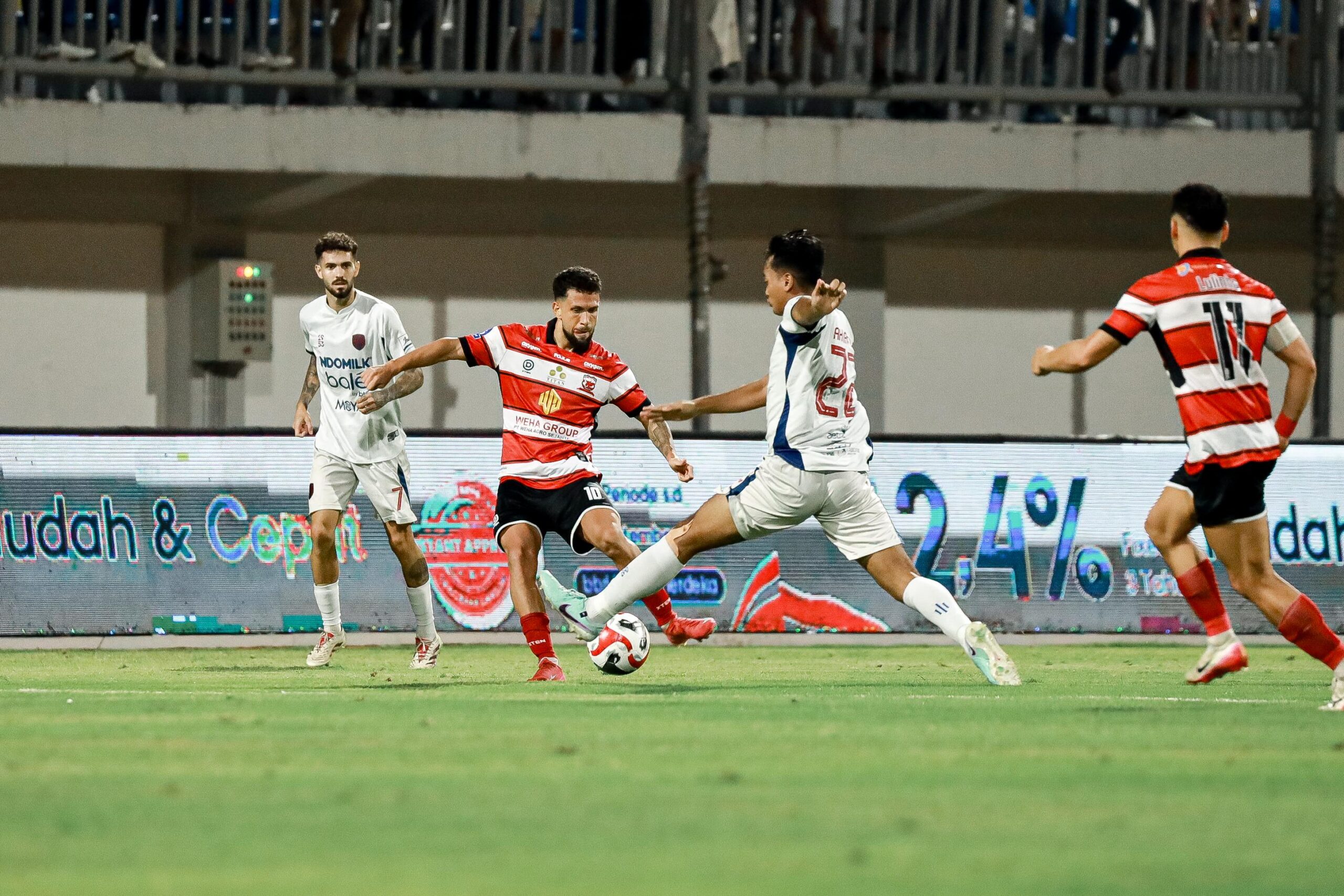 Madura United vs Persita Tanggerang berbagi Poin