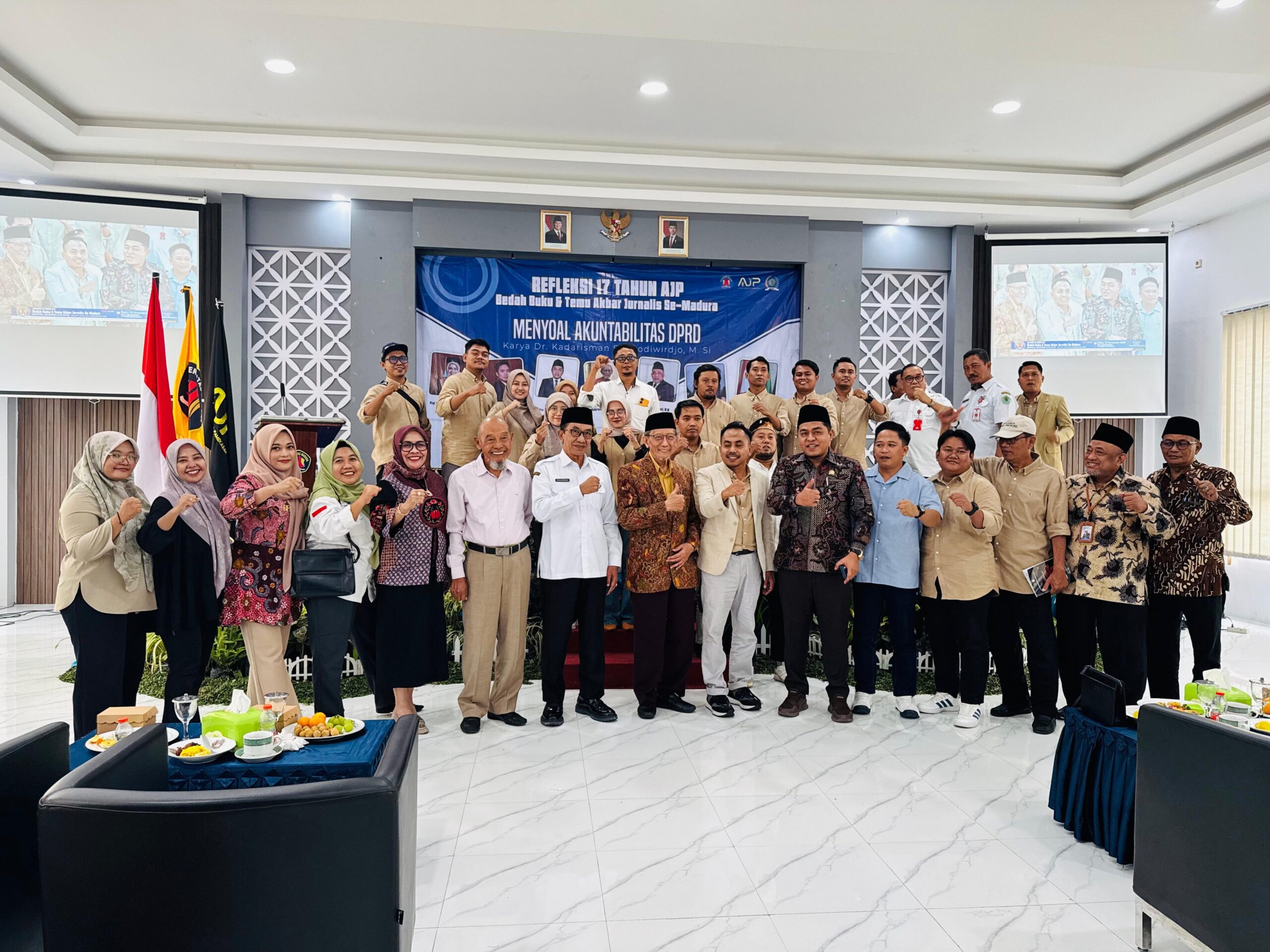 Rektor UNIRA Harap AJP Perkuat Sinergi Antara Media dan Akademisi Rektor UNIRA Harap AJP Perkuat Sinergi Antara Media dan Akademisi