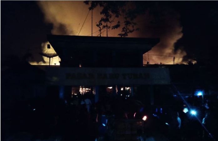 Pasar Baru Tuban Kabakaran, Puluhan Ruko Dilahap Api