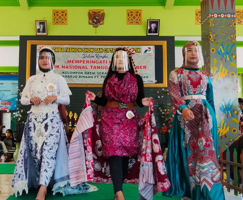 Kelompok Batik Sekar Tanjung Tasikharjo Jenu Gelar Fashion Show Batik