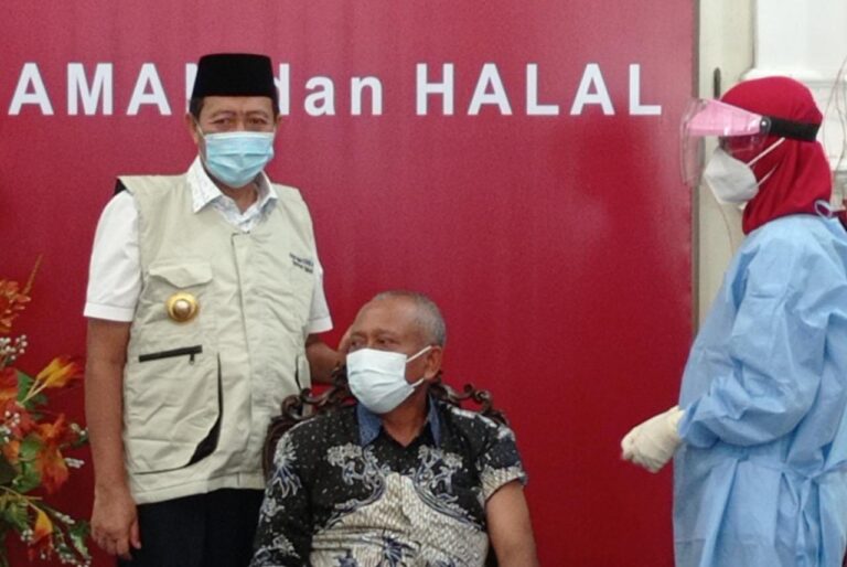 Bupati Tuban Sebut Vaksin Teruji, Aman, Dan Halal