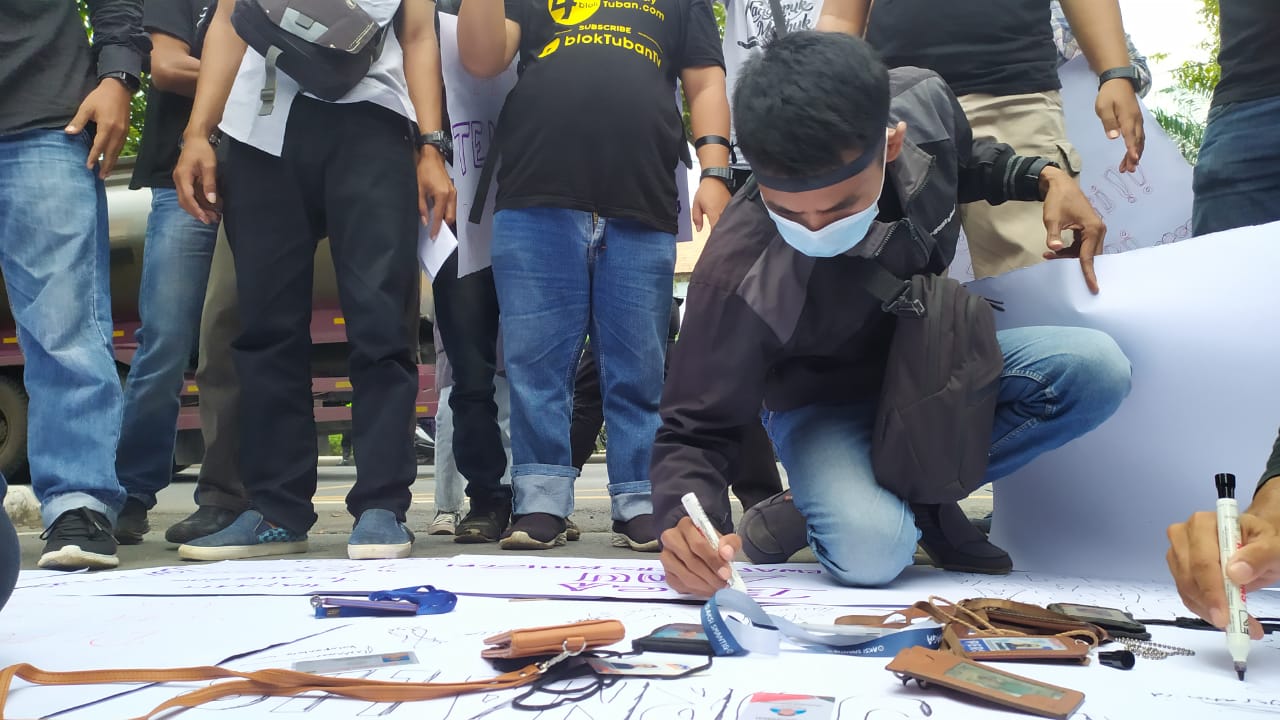 Aksi Solidaritas Wartawan Tuban terhadap Nurhadi