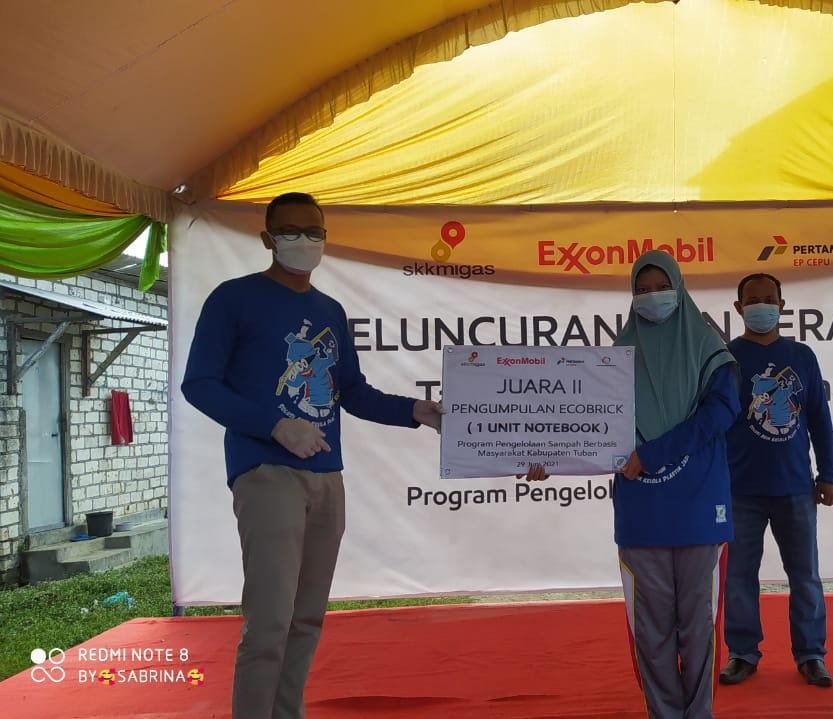 Di Tengah Pandemi Tetap Berprestasi, MI Al-Asyhar Karangagung Menangi Lomba Ecobrick